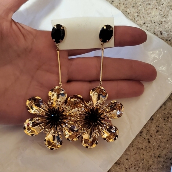Gold‎ Deco style hanging flower earrings NEW - Picture 1 of 4